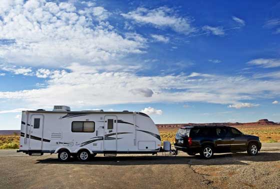 Drive and manoeuvre trailers